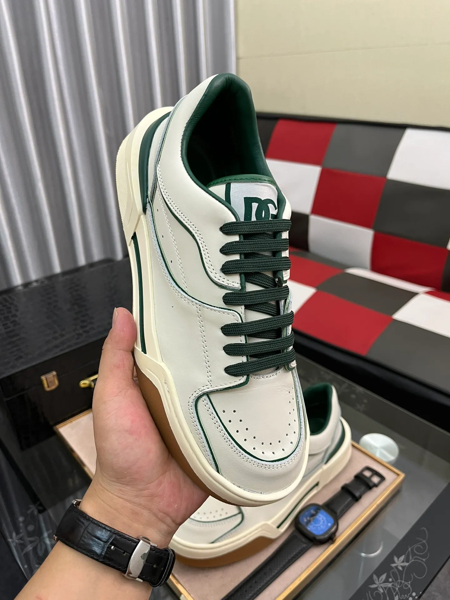 Men's shoes 💰480⌚️⌚️【DG～】Men's casual shoes are on sale simultaneously in 2022z cabinets 🔷Multiple colors🔜Handmade upper with graffiti fabric ➕Genuine leather lining, comfortable and breathable, sole: original comfortable handmade graffiti wear-resistant outsole, ⚠️real thing📱photography🎬the real thing is better. Code number 38-445⃣️Color optional